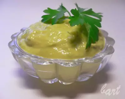 Канарский соус из авокадо с чесноком.