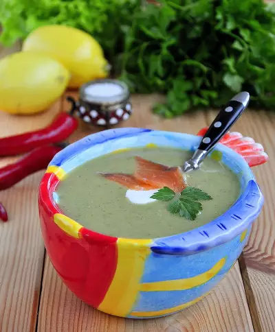 Ароматный зеленый крем-суп из тыквы и базилика