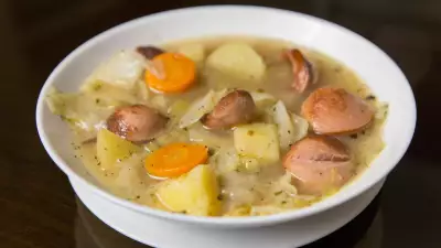 Суп с капустой и сосисками