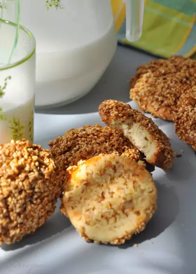 Баразек - арабское печенье с медом и кунжутом.
