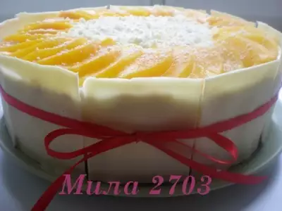 Нежный сырно-сливочный торт с персиками