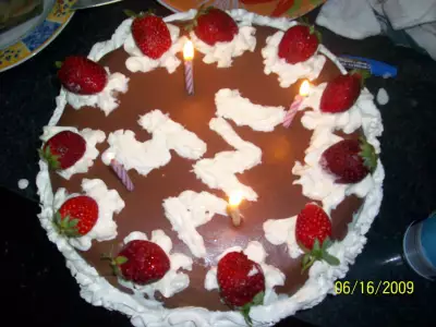 Божественный торт с тройным шоколадом.