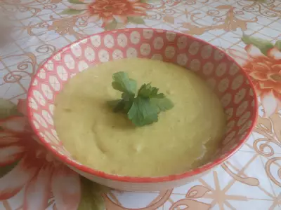 Нежный крем-суп из зеленого горошка