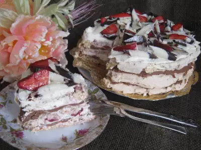 Торт ореховое безе с шоколадом и клубникой nut meringue with chocolate and strawberries