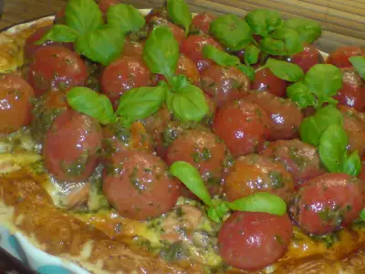 Открытый пирог с рыбой c маринованными помидорками золотая рыбка