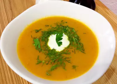 Морковный суп-пюре с сельдереем