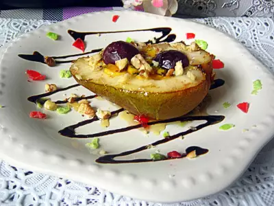 Десерт из груши с золотистым "лазуром" и виноградом (тест-драйв)