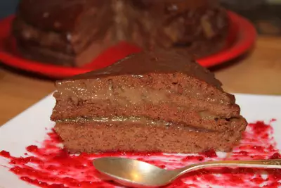 Торт горькошоколадный с кофейным кремом и ромовой пропиткой