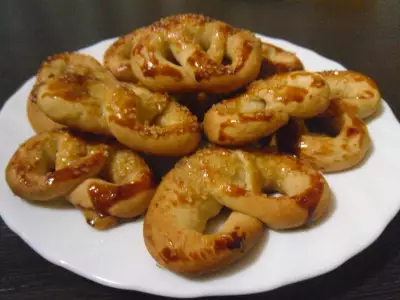 Имбирные печеньки "крендельки" с коричневым сахаром фм "кулинарный алфавит"