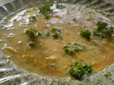 Сливочный суп из брокколи,моркови и лука
