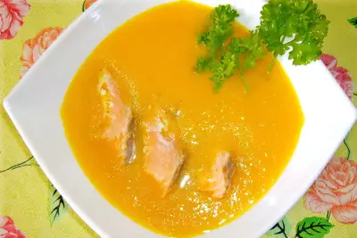 Суп-пюре с рыбой оранжевый