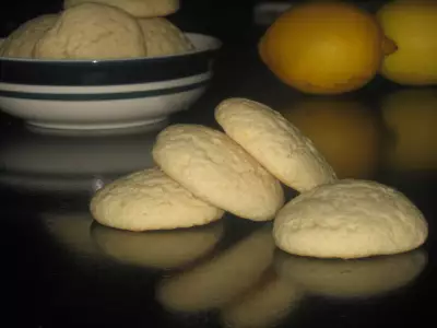 Белые лимонные печенья