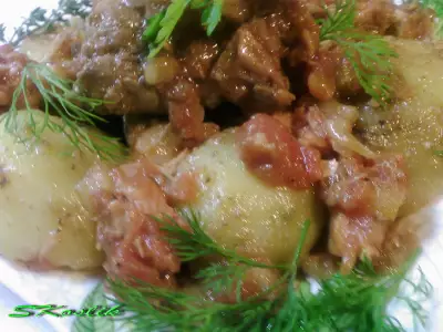 Картофель с цыплячьей печенью и беконом в яблочно тимьяновом соусе