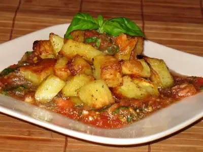 Гарнир из запечёного картофеля с маринованными помидорами patate arrostite con pomodori marinati