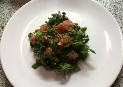 Салат из шпината с грейпфрутом