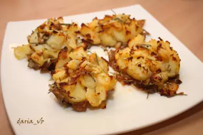 Картофель, сваренный и запеченный в духовке