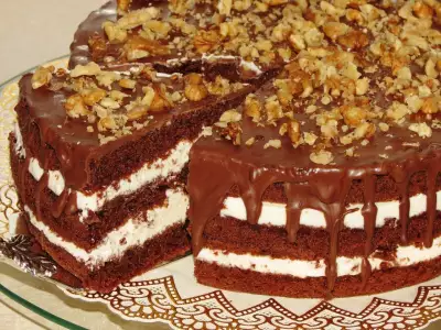 Шоколадный торт с грецкими орехами и кремом из сливочного сыра (тест-драйв)