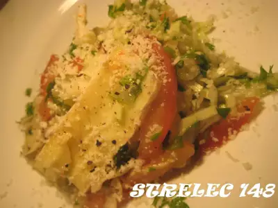 Салат из капусты с "brie" и "parmigiano reggiano".