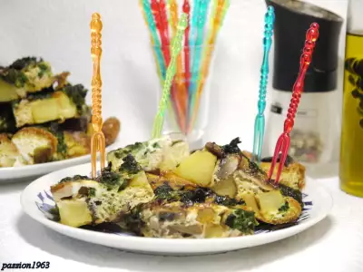 Иберийская тортилья (картофельный омлет) со шпинатом и грибами