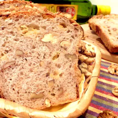 Хлеб пшеничный, цельнозерновой с сыром и грецкими орехами