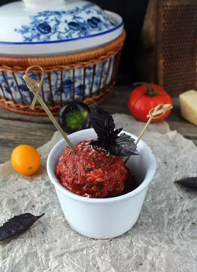 Гречневые митболы в томатном соусе