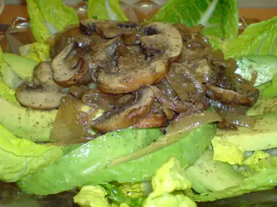 Салат из авокадо с грибами
