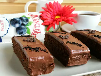 Лучшее шоколадное пирожное с черничным джемом "махеевъ".