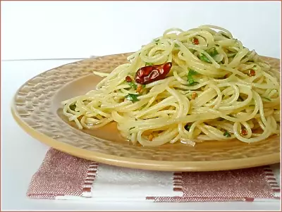 Спагетти "алио олио"