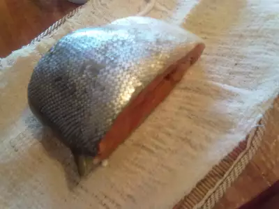 Красная рыба слабосоленая (на этот раз с фото)