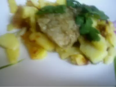 Жареная рыба в маринаде с жареной картошкой