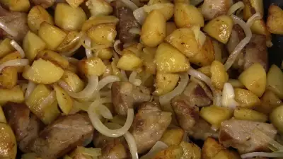 Жареная картошка с мясом по-домашнему