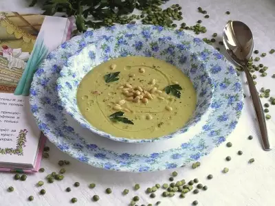 Крем-суп из зеленого гороха для принцессы на горошине