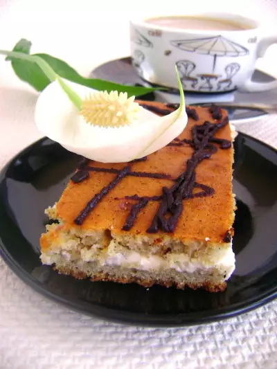 Нежный пирог с кофейным ароматом и зефирной прослойкой к воскресному кофе. фм.
