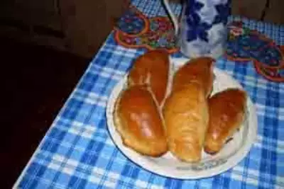 Пирожки с сыром и кедровыми орешками