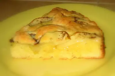 Грушевый пирог с ванильным соусом