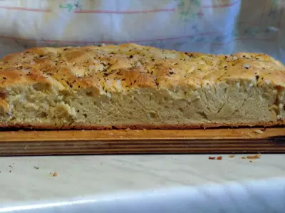 Итальянский маслянный хлеб с базиликом