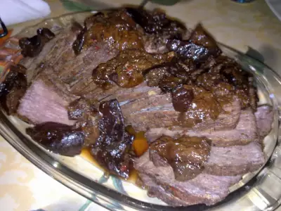 Мясо запеченное с черносливом