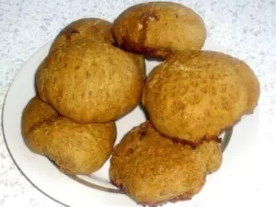 Орехово-ржаные булочки с джемом (постное)
