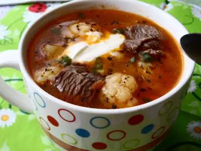 Суп с телятиной и овощами.