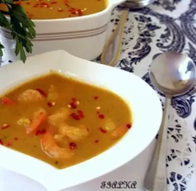Индийский суп пюре с кокосовым молоком и креветками