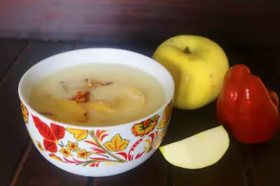 Суп-пюре картофельный с яблочными дольками. воскресный обед "яблочное настроение"
