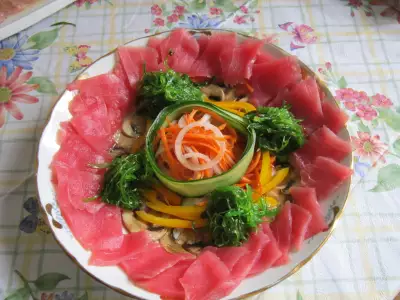 Сашими магуро салат