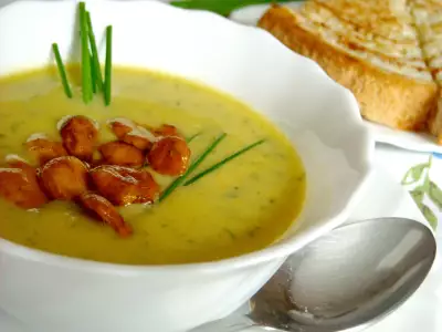 Сливочный крем-суп из цуккини, картофеля и моркови с лисичками.фм "суп из топора"
