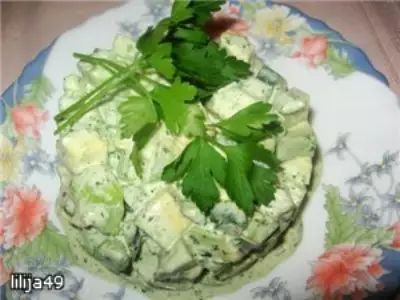 Салат из огурцов и авокадо