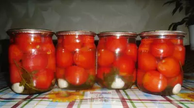 Закрываем на зиму помидоры «лакомка» (без уксуса)