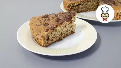 Ореховый пирог с изюмом и шоколадом