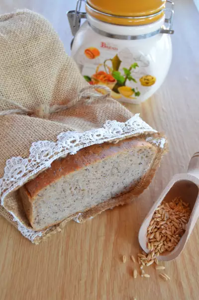 Цельнозерновой хлеб на закваске с маком