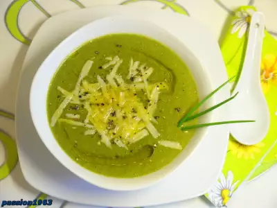 Шпинатно-картофельный суп „весна“