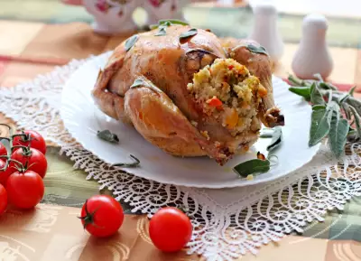 Курица фаршированная пшеном и запеченная с шалфеем