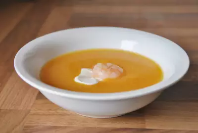 Тыквенно томатный суп пюре с креветками